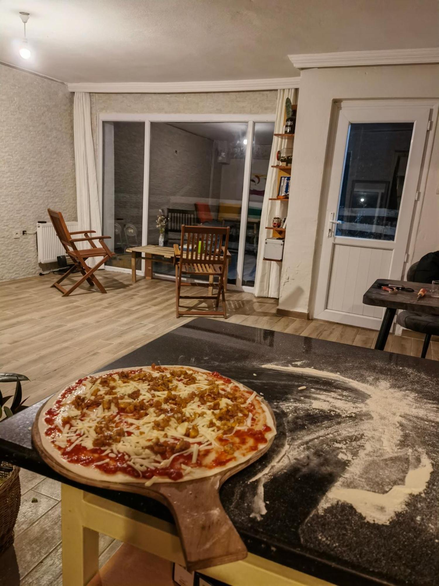 Gasthof Guezelbahce Yemek Atoelyesi Izmir